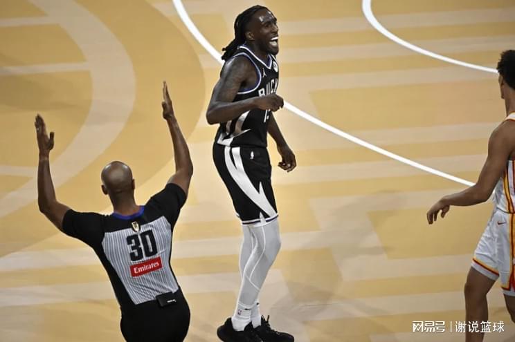 开云在线-湖人打雄鹿仍被看好，先发四号位即将回归，6+2前锋无缘战老东家