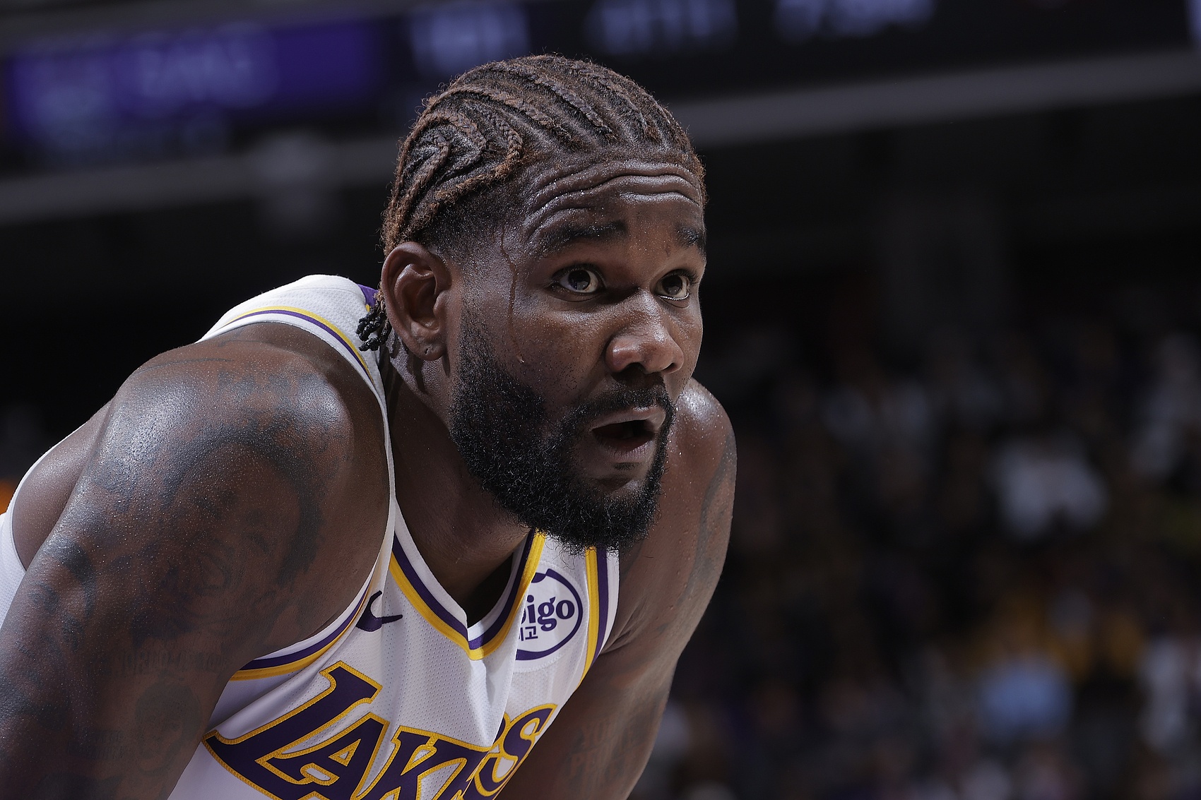 开云娱乐-太阳管理层>湖人管理层？艾顿低迷遭质疑 狄龙成湖人绯闻对象