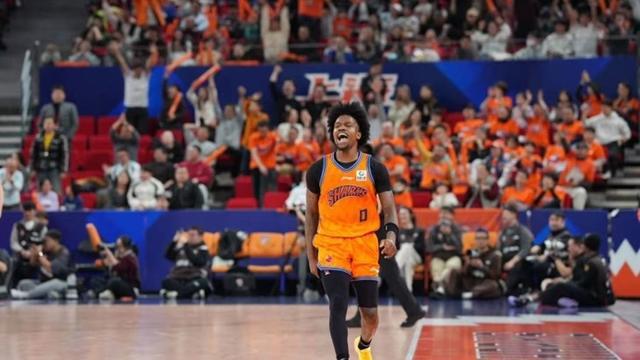 开云入口-客场挑战深圳队，上海大鲨鱼冲击十连胜！