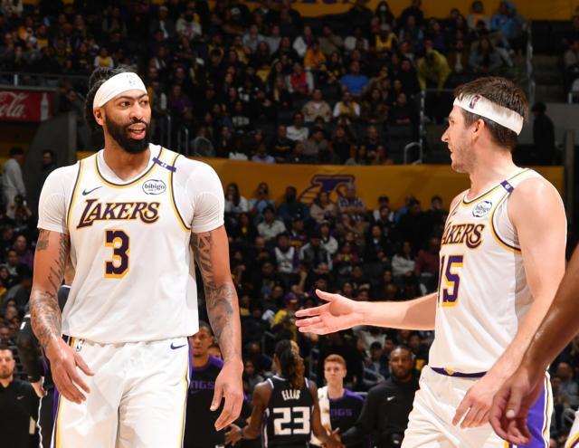 1735458975409005836.jpg 开云在线-6战5胜!湖人重回正轨:里夫斯终成第三球星?