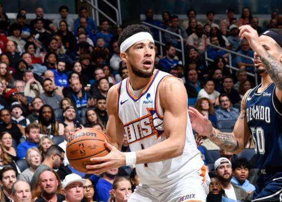 开云官网-布克两战106分连败！太阳隐患多杜兰特冲冠没底气