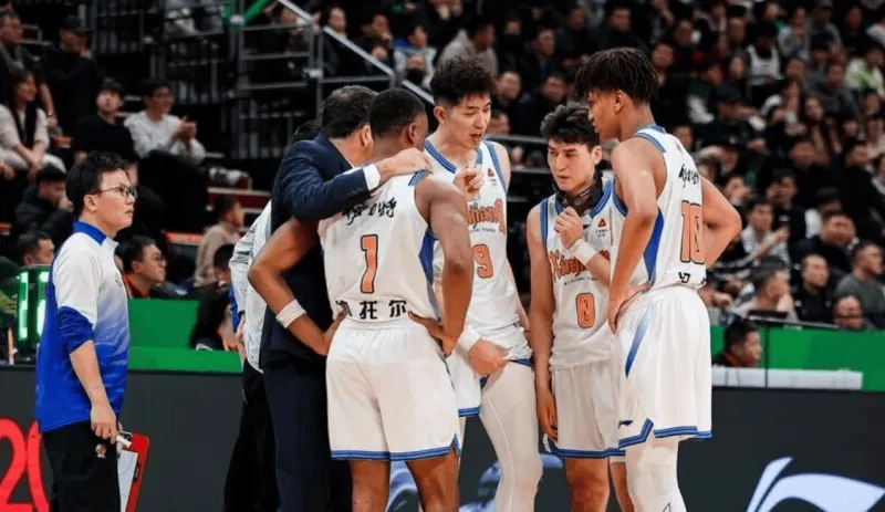 kaiyun-新疆男篮总结比赛：多次缩小分差至两分，遗憾未能逆转比赛