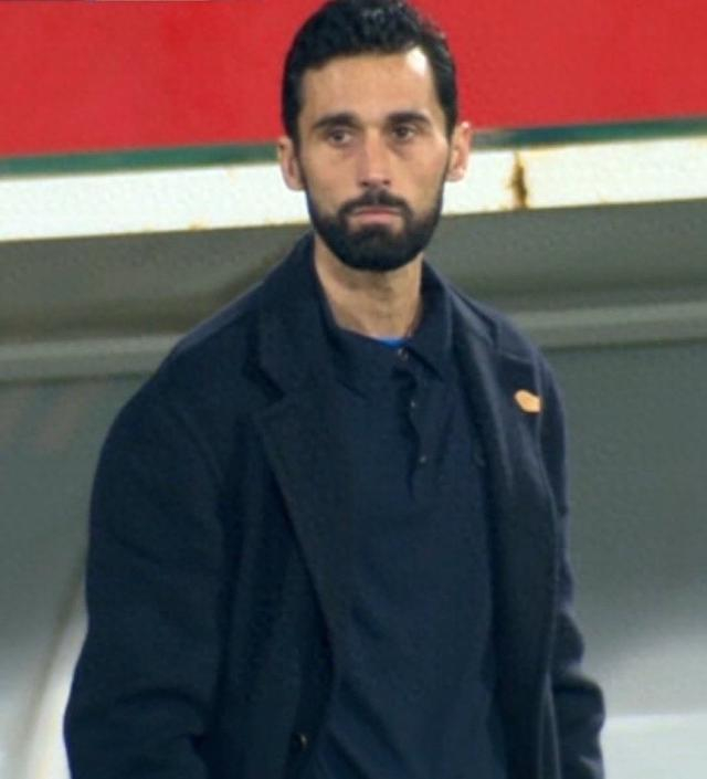 kaiyun-曝皇马寻找新主帅!阿韦洛亚首秀出局,签约1年半,夏窗或下课|阿尔瓦|西乙|阿尔瓦塞特|塞尔电台|塞尔_新浪体育_新浪新闻