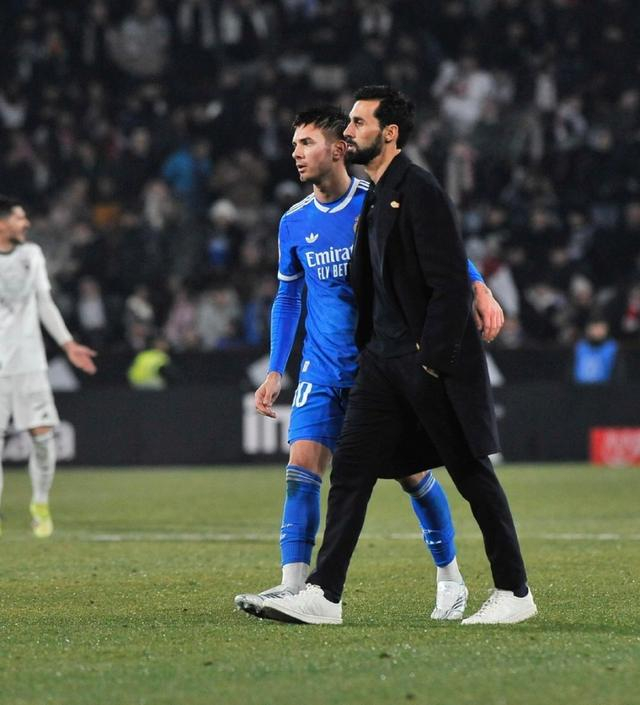 kaiyun-曝皇马寻找新主帅!阿韦洛亚首秀出局,签约1年半,夏窗或下课|阿尔瓦|西乙|阿尔瓦塞特|塞尔电台|塞尔_新浪体育_新浪新闻