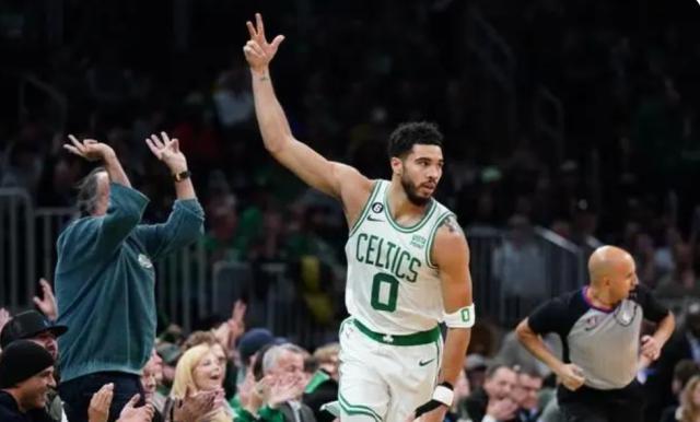 开云-谁说只会打软战？塔图姆挥动镰刀豪取41分斩落骑士