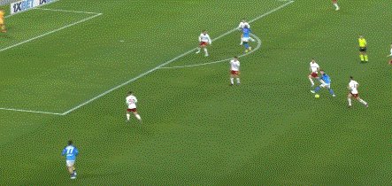 1675031868029044181.gif 【意甲】奥西门头筹小西蒙尼绝杀 那不勒斯2比1罗马