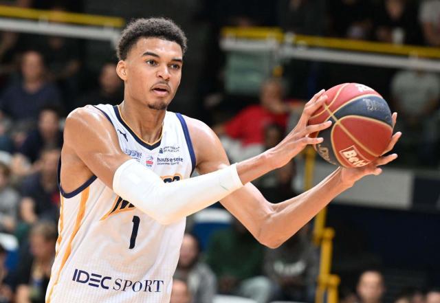 开云-文班亚马统治法甲！法国前总理索要球票看他打球