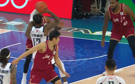 开云官网-山东是怎么得到他？陈林坚19+6连中关键球 用实力回报邱彪信任