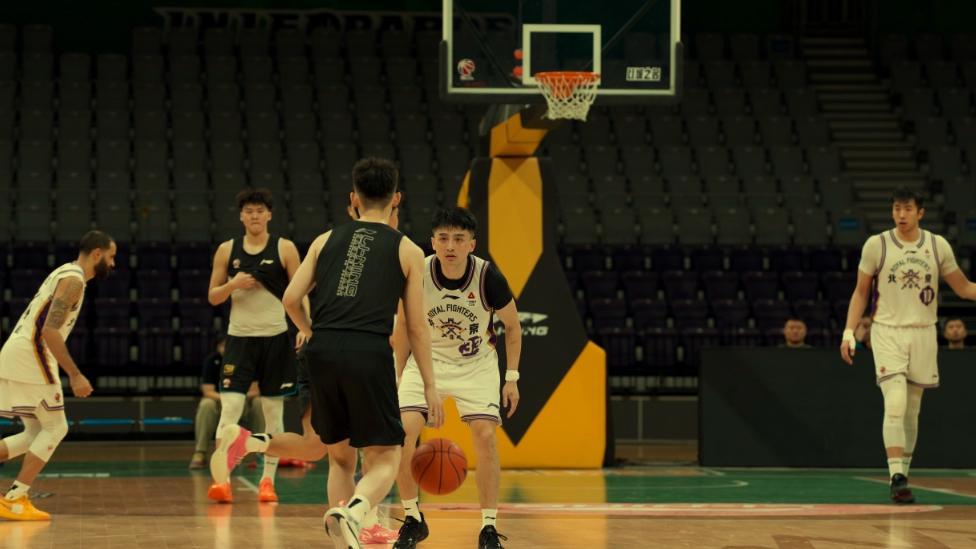 开云-赵继伟作壁上观！哈维首秀15分,布罗金顿现场学习,辽篮101:94北控