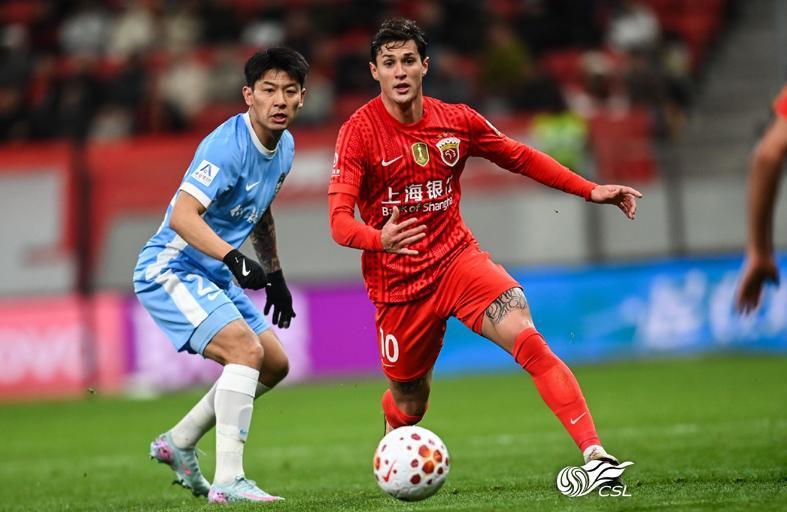开云入口-辣眼！中超首轮10大“战犯”大连占4个！球迷：怎么混上主力的？