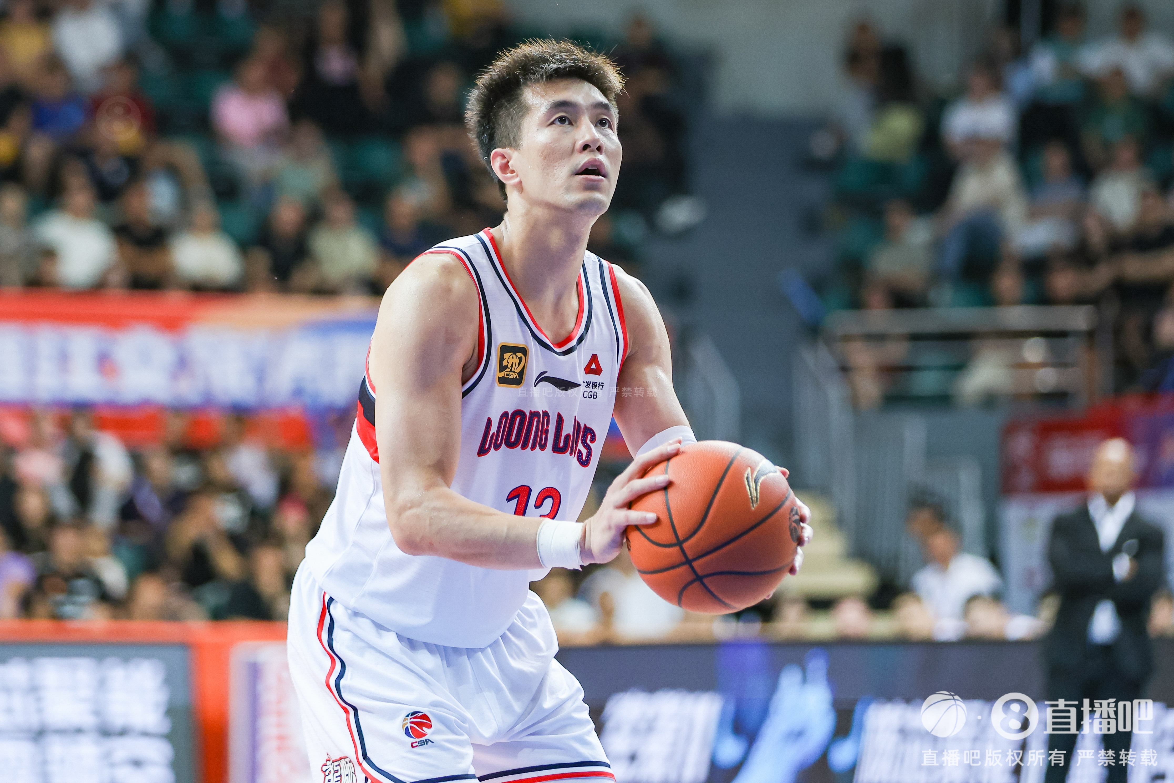 开云官网-郭艾伦&amp;家人被骗千万！记者：他是球痴容易信朋友 给坏人可乘之机