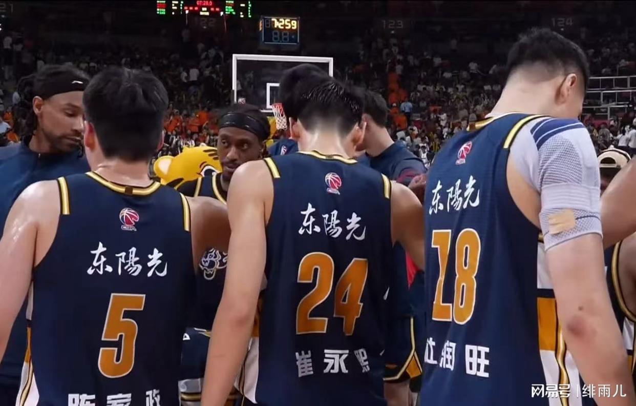 内讧？CBA最强小外援或被广东队挖走，这可是杜锋的争冠底牌！