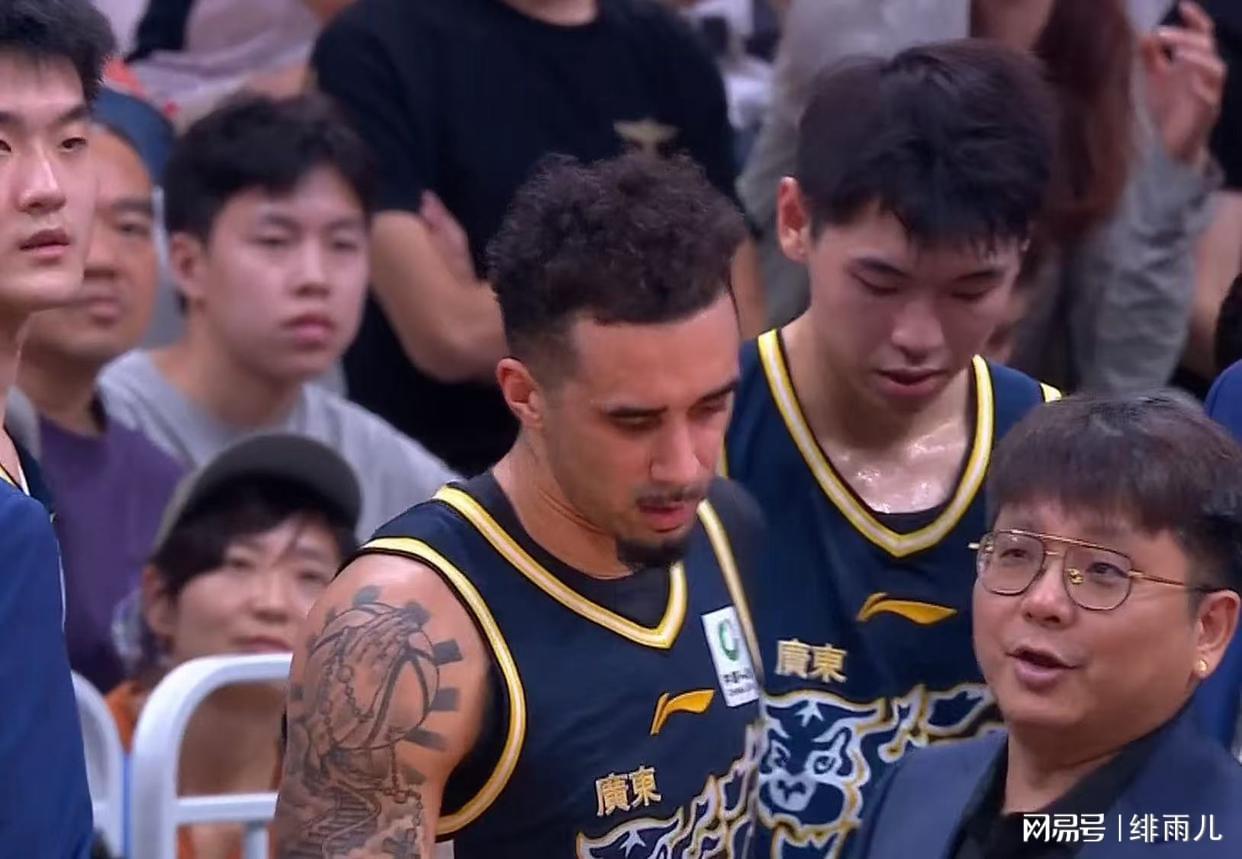 内讧？CBA最强小外援或被广东队挖走，这可是杜锋的争冠底牌！